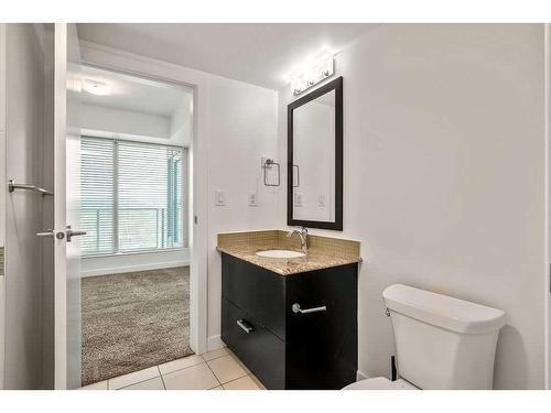 703-888 4 Avenue Sw, Calgary, AB - Indoor Photo Showing Bathroom