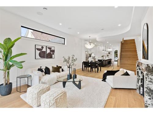 1922 8 Avenue Se, Calgary, AB - Indoor Photo Showing Living Room