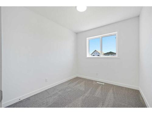 531 Union Avenue Se, Calgary, AB - Indoor Photo Showing Other Room