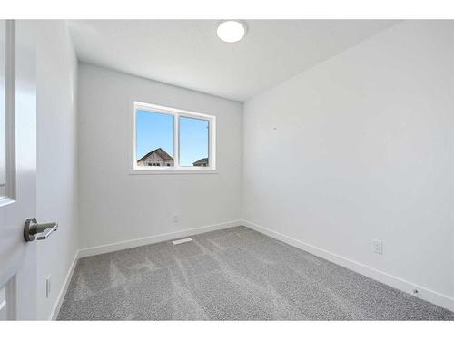 531 Union Avenue Se, Calgary, AB - Indoor Photo Showing Other Room