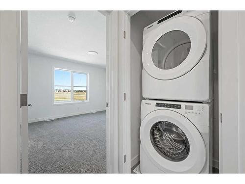 531 Union Avenue Se, Calgary, AB - Indoor Photo Showing Laundry Room