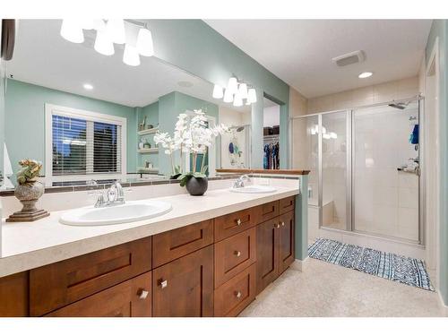 108 Elgin Estates Park Se, Calgary, AB - Indoor Photo Showing Bathroom