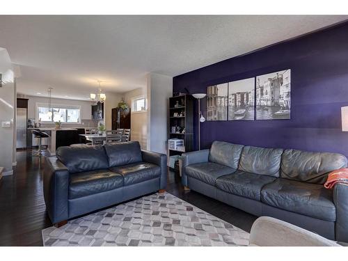 208 Legacy Crescent Se, Calgary, AB - Indoor Photo Showing Living Room