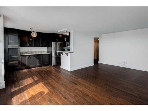 1105-733 14 Avenue Sw, Calgary, AB - Indoor Photo Showing Kitchen