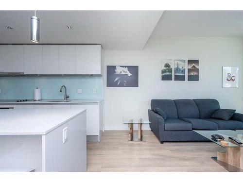 1108-1122 3 Street Se, Calgary, AB - Indoor Photo Showing Living Room