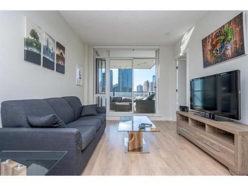 1108-1122 3 Street Se, Calgary, AB - Indoor Photo Showing Living Room