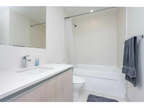 1108-1122 3 Street Se, Calgary, AB - Indoor Photo Showing Bathroom