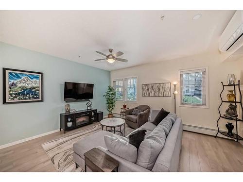 104-30 Mahogany Mews Se, Calgary, AB - Indoor Photo Showing Living Room