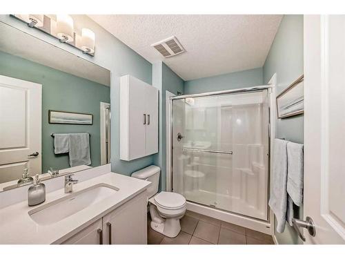 104-30 Mahogany Mews Se, Calgary, AB - Indoor Photo Showing Bathroom