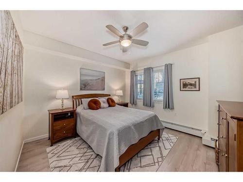 104-30 Mahogany Mews Se, Calgary, AB - Indoor Photo Showing Bedroom