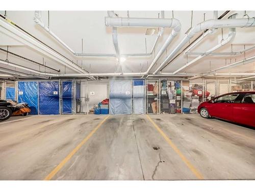 104-30 Mahogany Mews Se, Calgary, AB - Indoor Photo Showing Garage