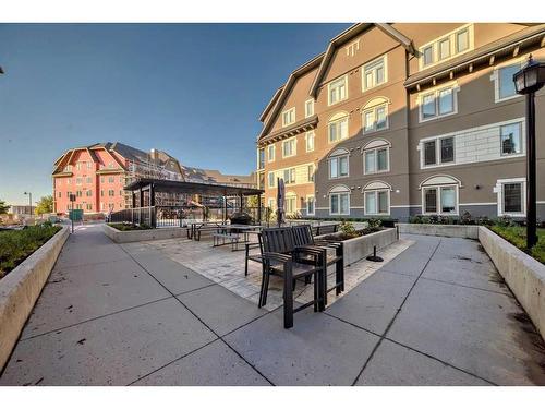 104-30 Mahogany Mews Se, Calgary, AB - Outdoor