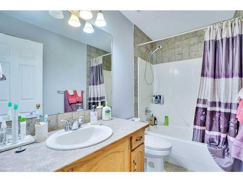 397 Panamount Drive Nw, Calgary, AB - Indoor Photo Showing Bathroom