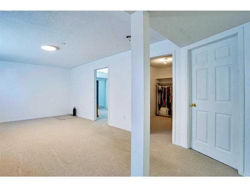 397 Panamount Drive Nw, Calgary, AB - Indoor Photo Showing Other Room