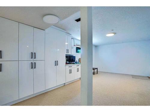 397 Panamount Drive Nw, Calgary, AB - Indoor Photo Showing Other Room