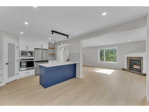 118 Springmere Drive, Chestermere, AB - Indoor Photo Showing Kitchen With Stainless Steel Kitchen