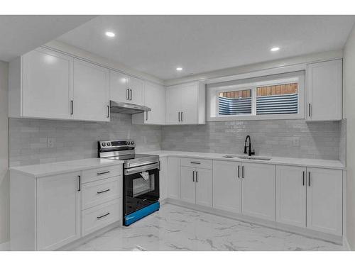 118 Springmere Drive, Chestermere, AB - Indoor Photo Showing Kitchen