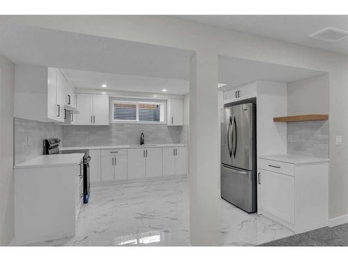 118 Springmere Drive, Chestermere, AB - Indoor Photo Showing Kitchen