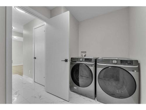 118 Springmere Drive, Chestermere, AB - Indoor Photo Showing Laundry Room