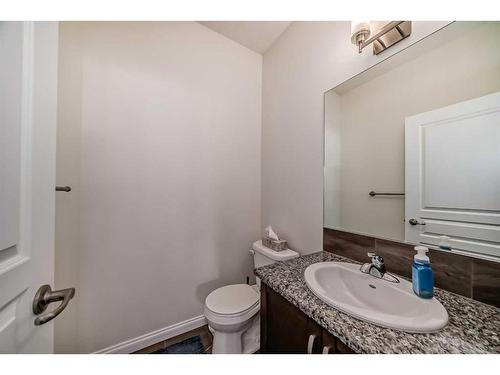 88 Nolancrest Green Nw, Calgary, AB - Indoor Photo Showing Bathroom