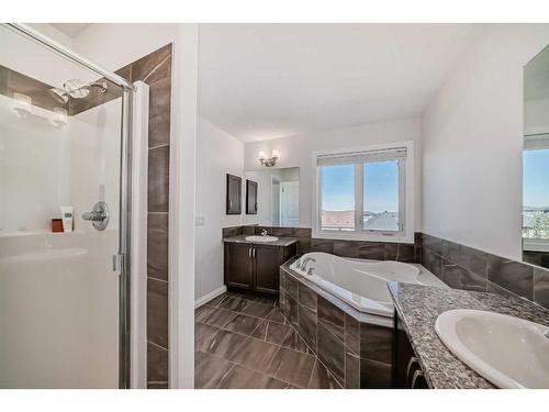 88 Nolancrest Green Nw, Calgary, AB - Indoor Photo Showing Bathroom