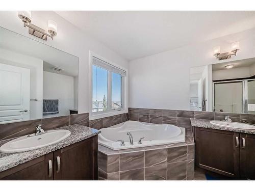 88 Nolancrest Green Nw, Calgary, AB - Indoor Photo Showing Bathroom