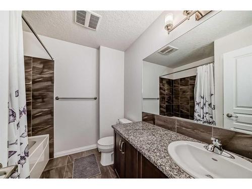 88 Nolancrest Green Nw, Calgary, AB - Indoor Photo Showing Bathroom