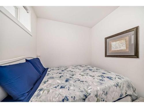 88 Nolancrest Green Nw, Calgary, AB - Indoor Photo Showing Bedroom