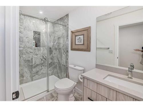 88 Nolancrest Green Nw, Calgary, AB - Indoor Photo Showing Bathroom