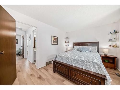 22 Erin Croft Crescent Se, Calgary, AB - Indoor Photo Showing Bedroom