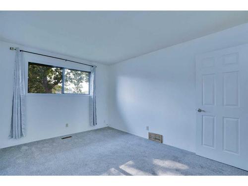 55 Falbury Crescent Ne, Calgary, AB - Indoor Photo Showing Other Room