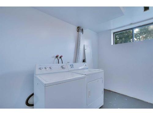 55 Falbury Crescent Ne, Calgary, AB - Indoor Photo Showing Laundry Room