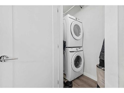 305-35 Walgrove Walk Se, Calgary, AB - Indoor Photo Showing Laundry Room