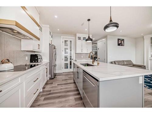 32 Saddlecrest Link Ne, Calgary, AB - Indoor Photo Showing Kitchen With Upgraded Kitchen