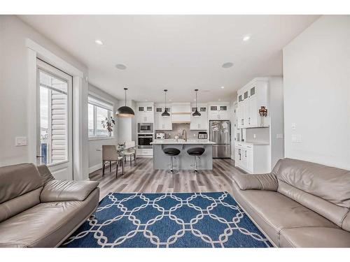 32 Saddlecrest Link Ne, Calgary, AB - Indoor Photo Showing Living Room