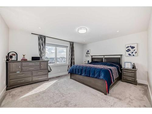 32 Saddlecrest Link Ne, Calgary, AB - Indoor Photo Showing Bedroom