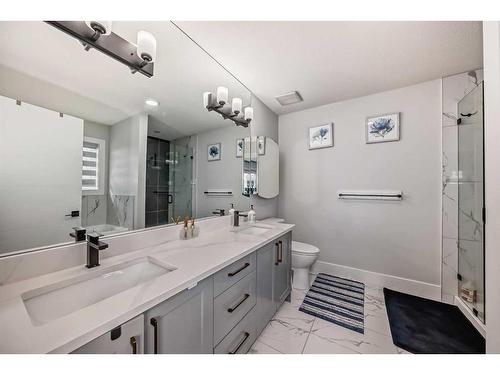 32 Saddlecrest Link Ne, Calgary, AB - Indoor Photo Showing Bathroom