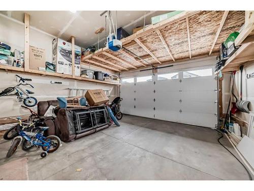 32 Saddlecrest Link Ne, Calgary, AB - Indoor Photo Showing Garage