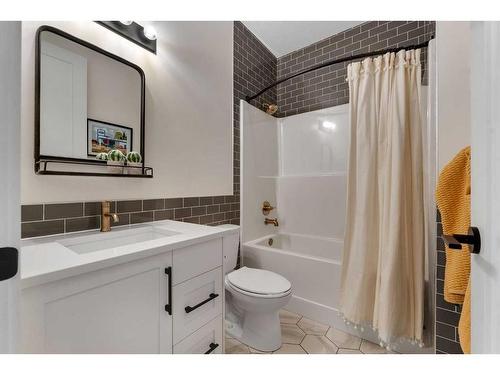 198 Bayview Circle, Airdrie, AB - Indoor Photo Showing Bathroom