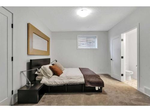 198 Bayview Circle, Airdrie, AB - Indoor Photo Showing Bedroom