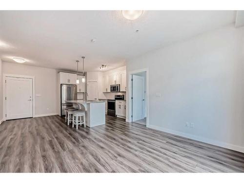 4207-522 Cranford Drive Se, Calgary, AB - Indoor Photo Showing Kitchen