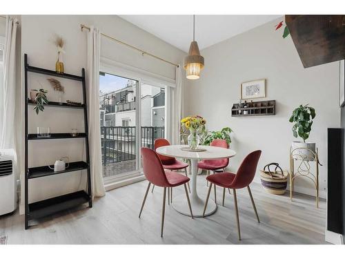 32-605 15 Avenue Sw, Calgary, AB - Indoor Photo Showing Dining Room