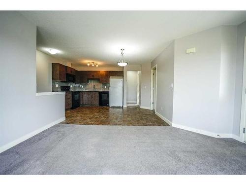 906-250 Sage Valley Road Nw, Calgary, AB - Indoor Photo Showing Kitchen