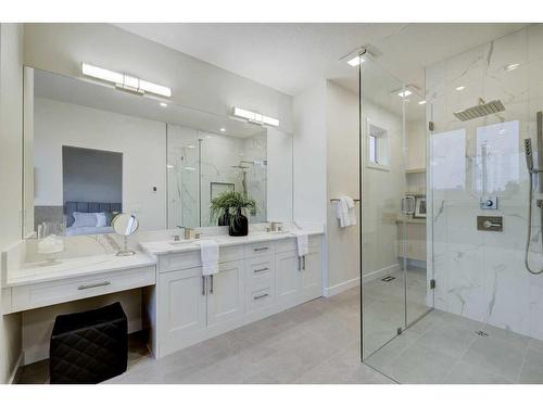 2827 Cochrane Road Nw, Calgary, AB - Indoor Photo Showing Bathroom