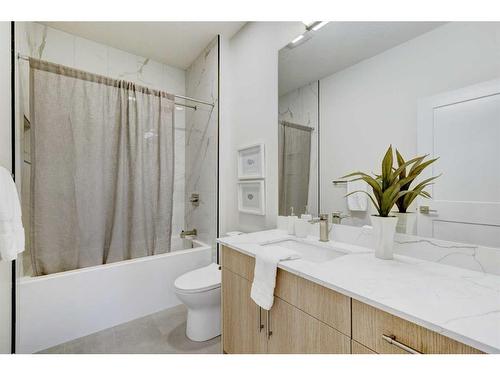 2827 Cocrane Road Nw, Calgary, AB - Indoor Photo Showing Bathroom