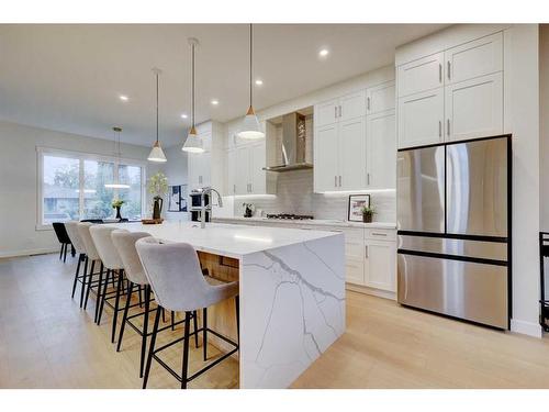 2827 Cocrane Road Nw, Calgary, AB - Indoor Photo Showing Kitchen With Upgraded Kitchen