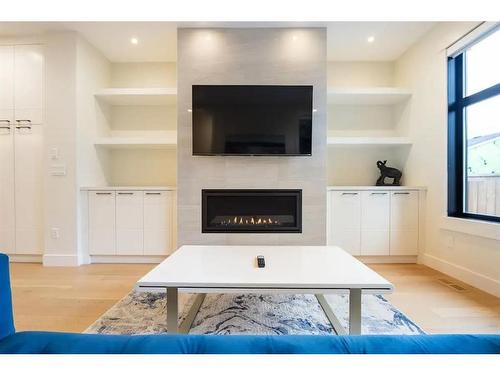 2433 30 Street Sw, Calgary, AB - Indoor With Fireplace