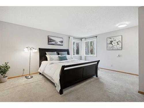 5994 Signal Ridge Heights Sw, Calgary, AB - Indoor Photo Showing Bathroom