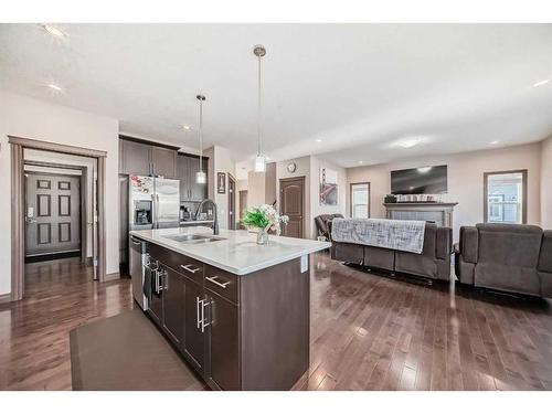 118 Bayview Street Sw, Airdrie, AB - Indoor Photo Showing Kitchen With Double Sink