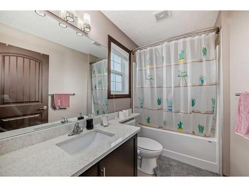 118 Bayview Street Sw, Airdrie, AB - Indoor Photo Showing Bathroom